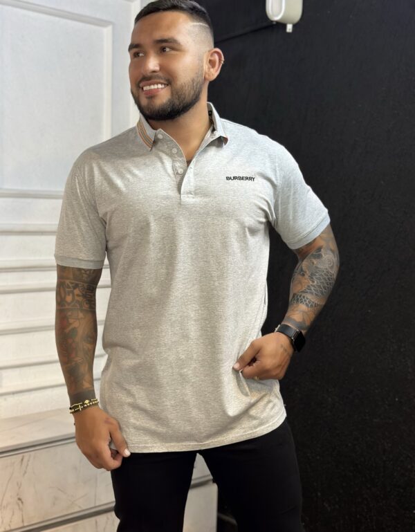 Polo Burberry Gris Claro - Image 2